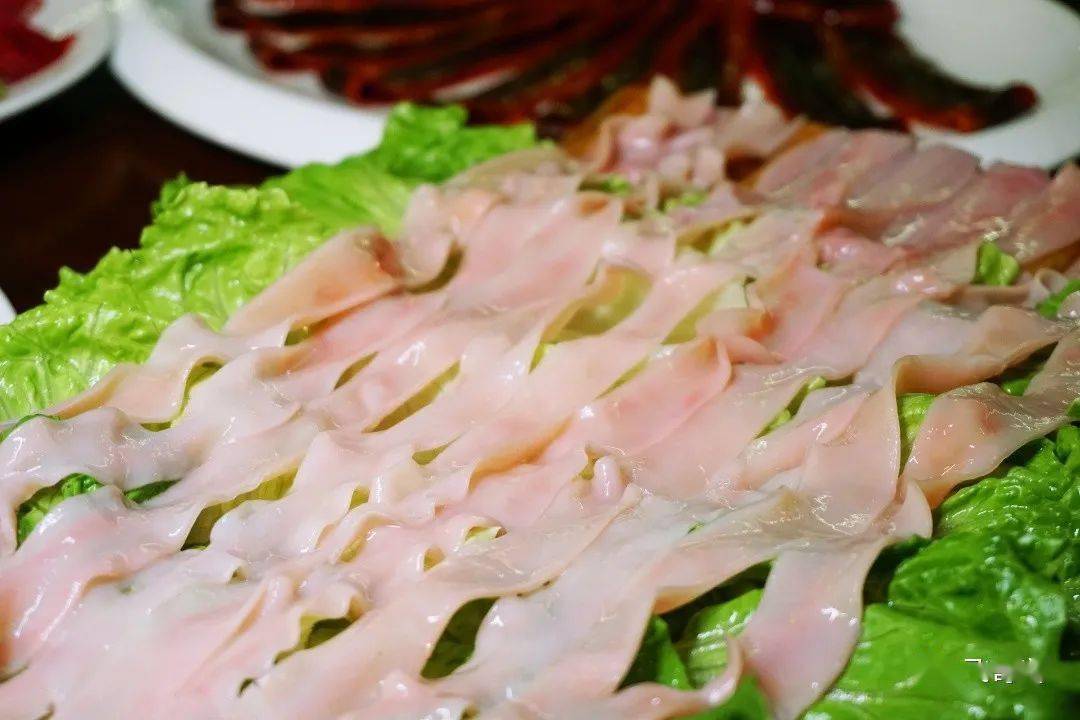 有点贵三根鲜鹅肠一斤重的晃眼爱马仕火锅就在幸福梅林边边上