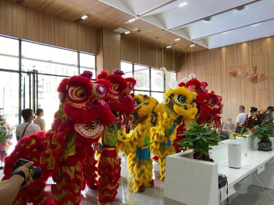 高州一高端写字楼盛大开业,超大入户大堂,周边地段繁华_大厦