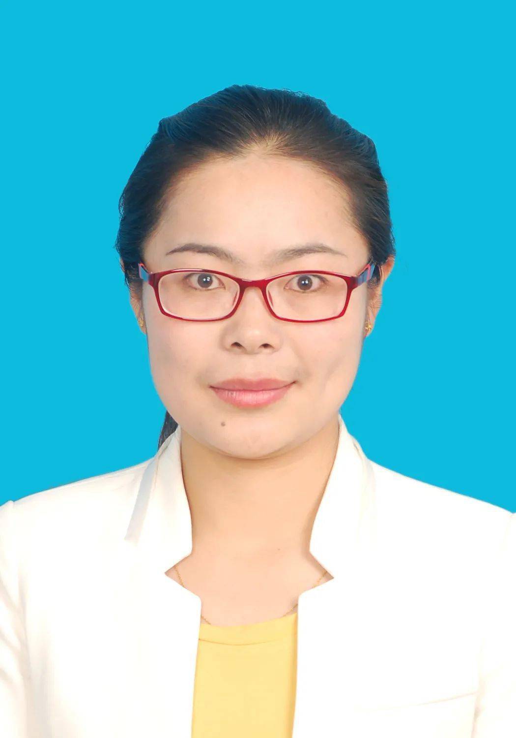 天人,中共党员,网络大学学历,2002年8月参加工作,现任丰乐镇纪委书记