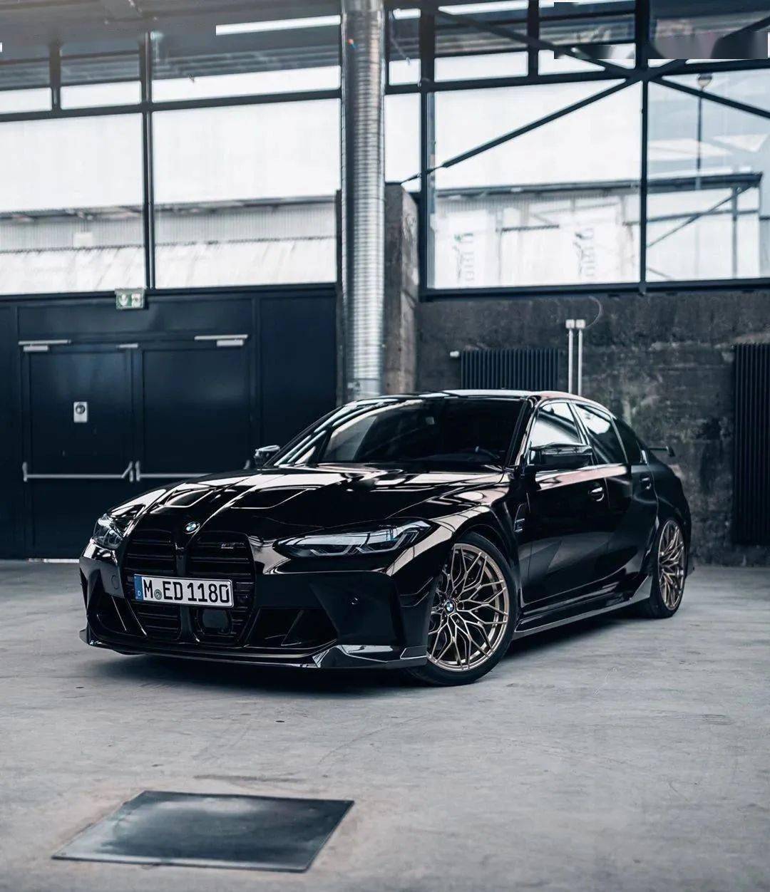 真正的黑武士,全新一代宝马m3宝石青搭配mp套件效果爆棚!