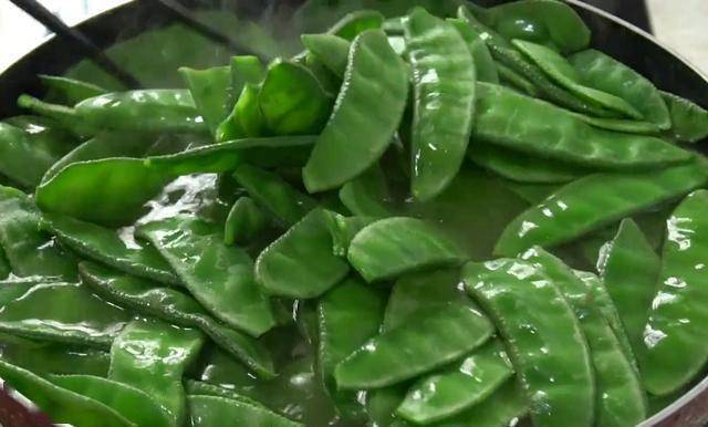 扁梅豆的传统腌制方法,用20几年的老配方,做一顿能吃3个月_手机搜狐网