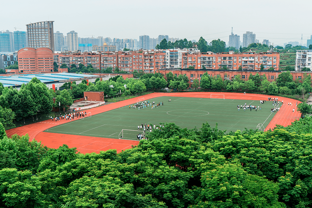 重庆机电职业技术大学是重庆市骨干高职院校,全国首批本科层次职业