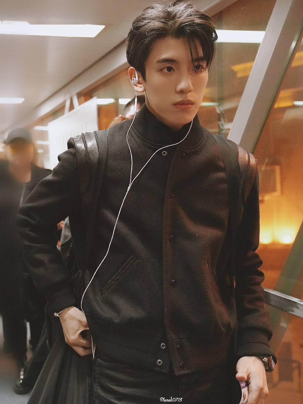 小鬼王子异录完新手驾到飞回北京两位潮男脱下大衣当回卫衣boy