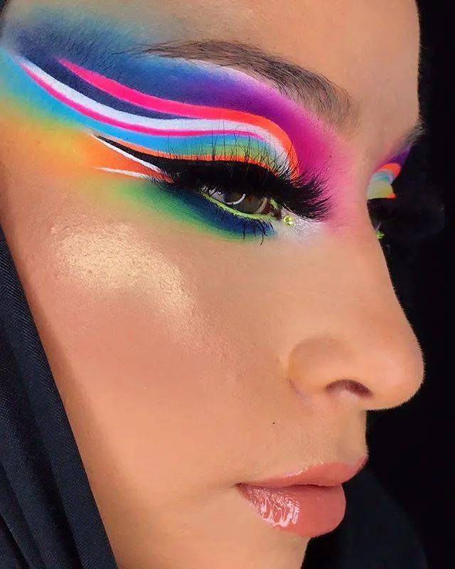 收藏|鲜艳夸张的眼妆集锦