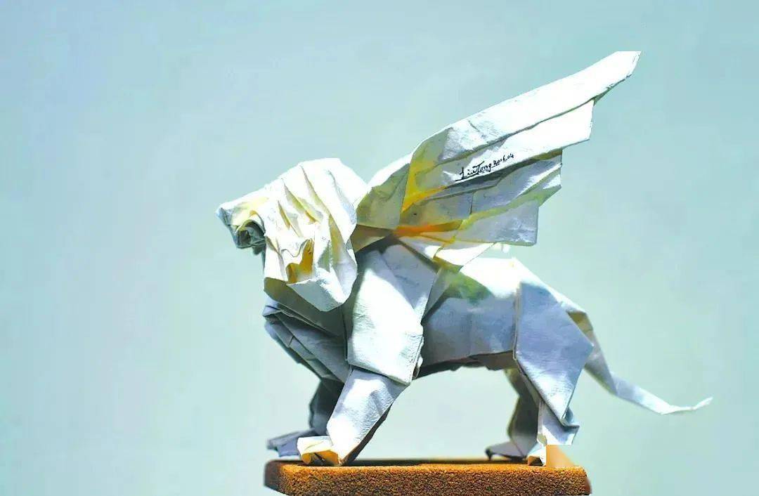 折纸也能折出国礼,还创造了吉尼斯世界纪录!_刘通