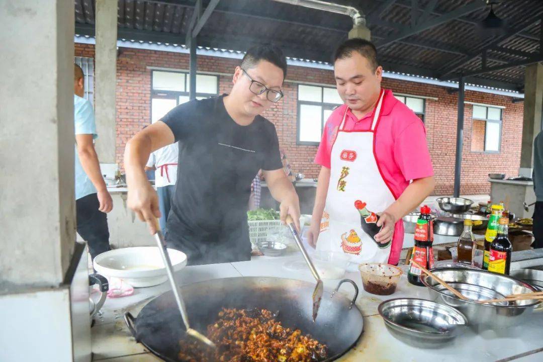 中秋国庆去哪儿玩武胜梦田花海超适合一家人去拍照