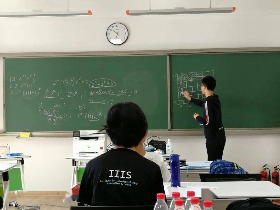 赛前讨论的队员田刚院士会见中国数学奥林匹克国家队中国数学会理事长