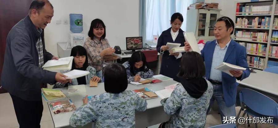 "书香什邡.我爱阅读—蓥华镇迎国庆·中秋读书活动