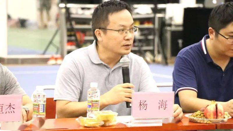 庆国庆度中秋我校召开少数民族学生座谈会