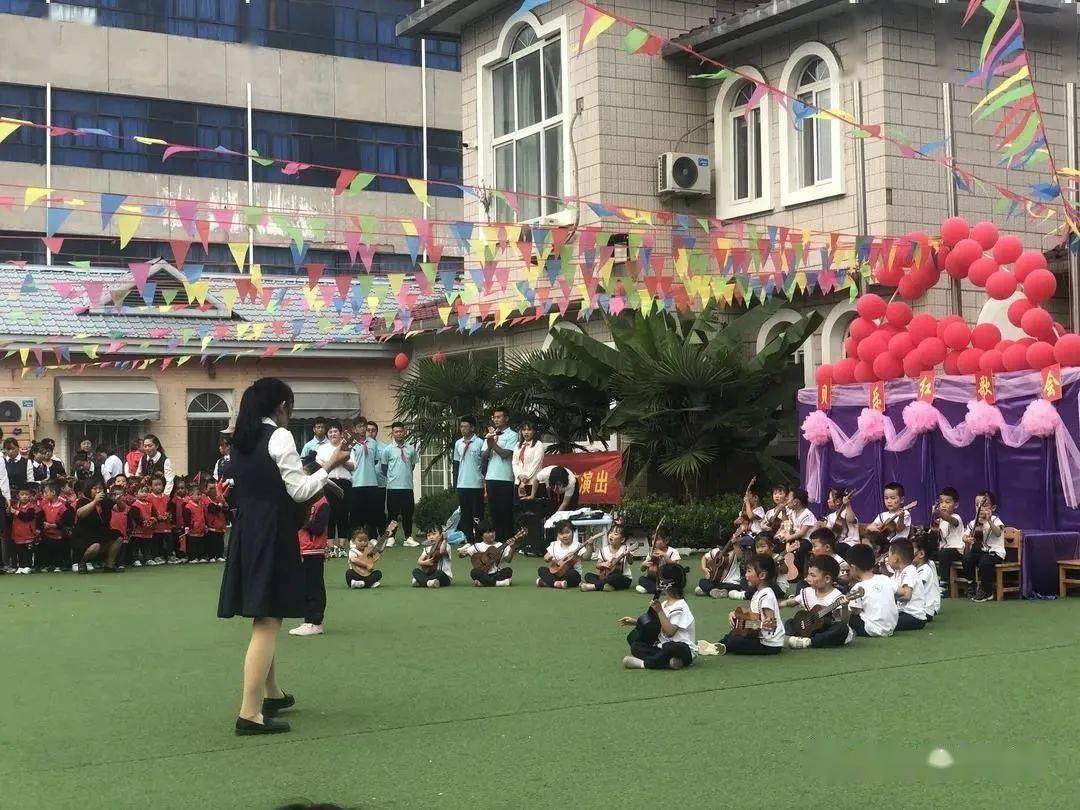 在百花小区,恒大帝景小区,在中兴绿谷小区以及中加贝乐幼儿园分别开展
