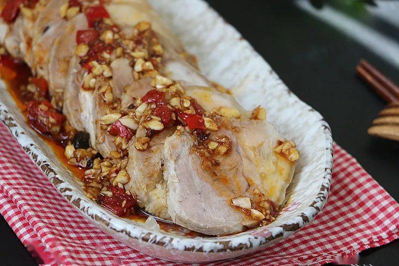 荟61吃 ‖ 白切肘子:教你肘子卷紧的小窍门,一根筷子就能搞定