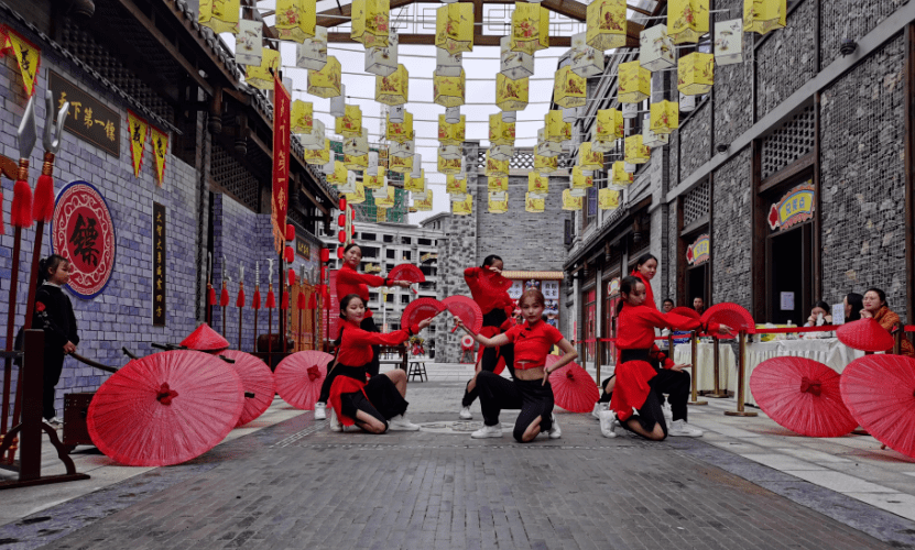 "林达美食街"开街绥阳再添网红打卡地