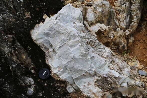 赏和田玉新种—罗甸玉(工艺品,原石,矿山图片集)