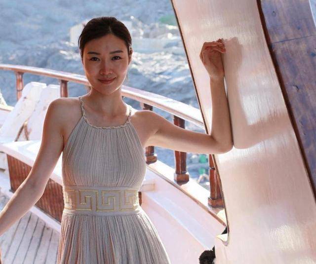 前港姐冠军叶翠翠转行做网上直播越住越豪住9千万独立屋