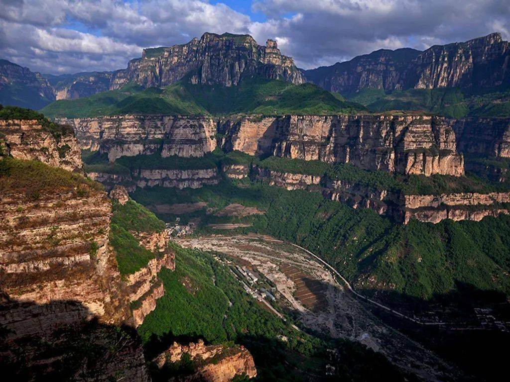 美行摄影秋摄太行巍巍山峦郭亮挂壁公路农家晒秋6天深度摄影团2020年