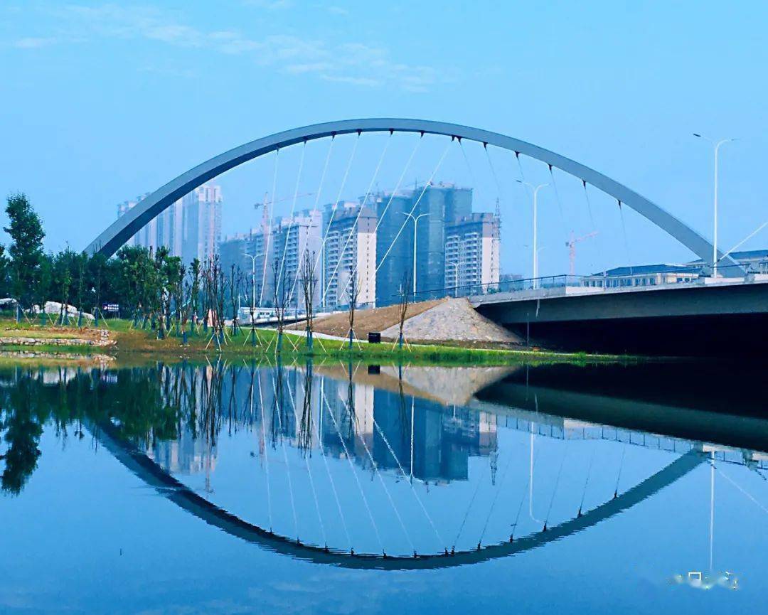 潜江这座城市的ab面你更喜欢哪一面