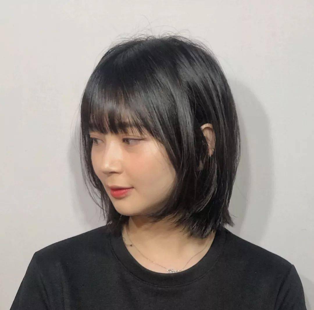 当代流行新宠燕尾短发