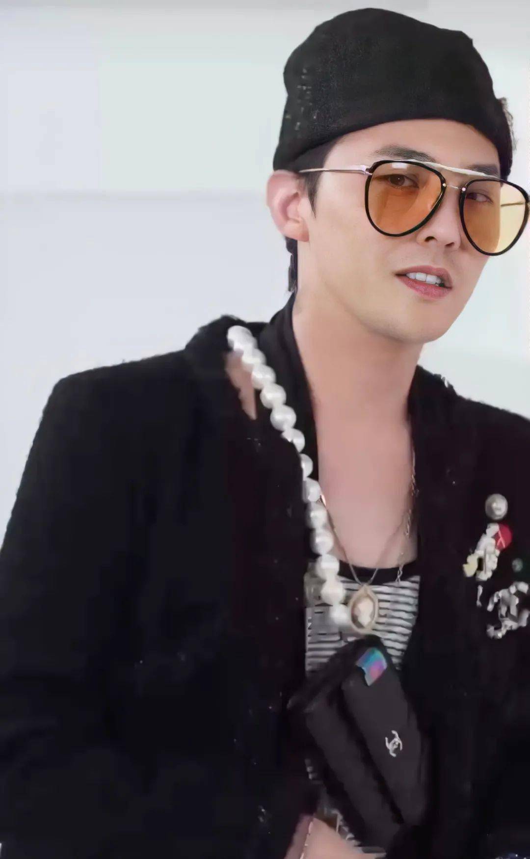 最新权志龙惊现双眼皮