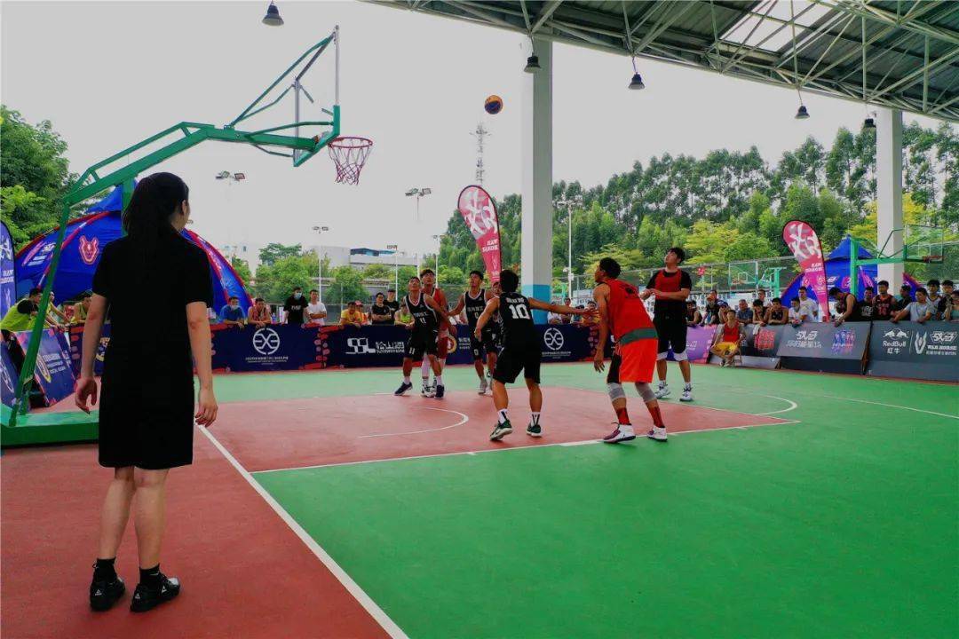 篮球公园充斥着热血与激情开赛第一天,整个松山湖2020松山湖3x3篮球