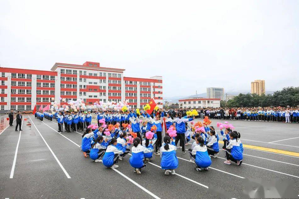 开启看图模式围观兴国中学运动会开幕式精彩瞬间