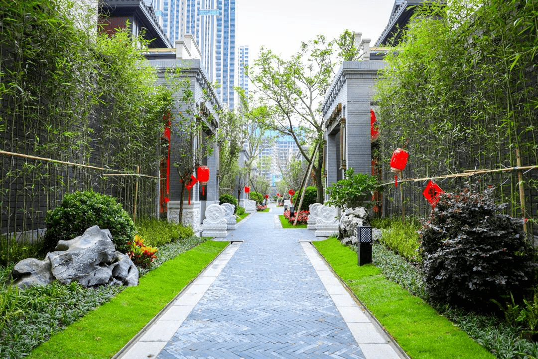 佛山院子实景图在园林景观方面,泰禾世茂·佛山院子师法"圆明三园"