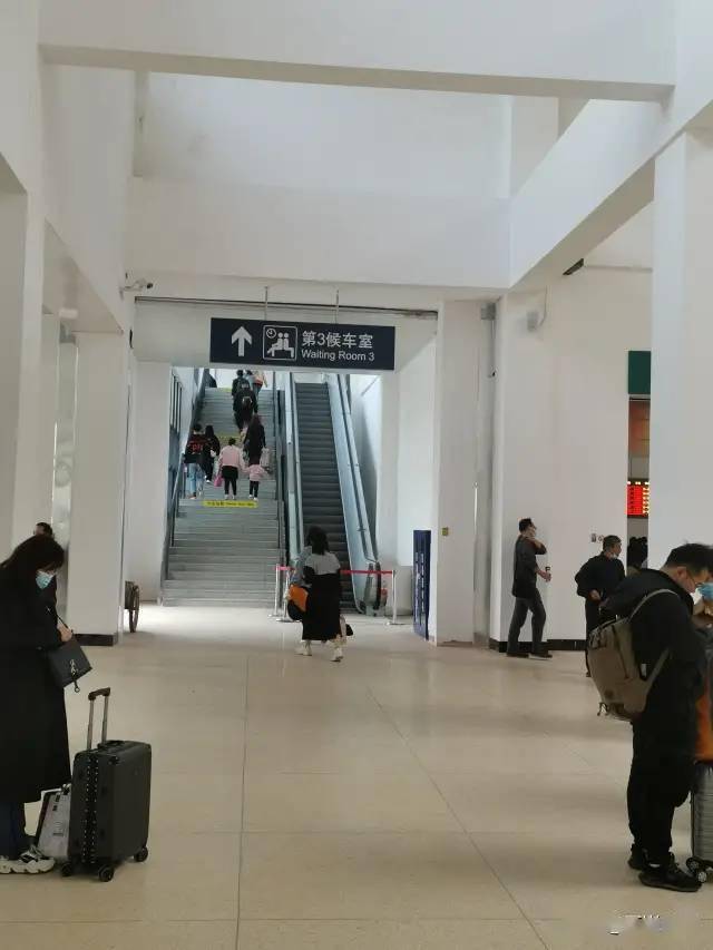 即将完成改造的榆林火车站