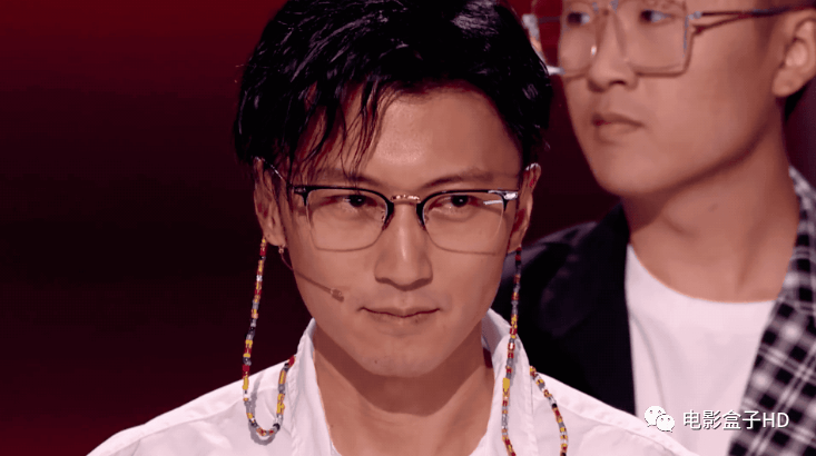 求指点谢霆锋眼镜后栓根链子是干嘛用的