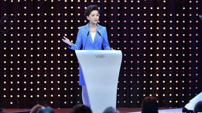 52岁杨澜入职联想,年薪235万:聪明的女人,都很会浪费时间