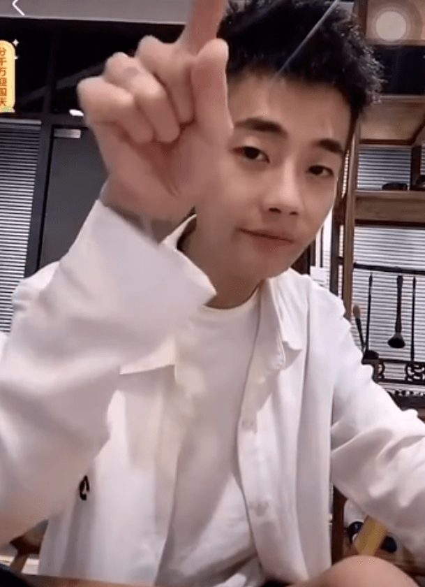 丈门小根替方丈出征炮轰张二嫂最该封杀二嫂回怼活不起了刘叉叉斥责某