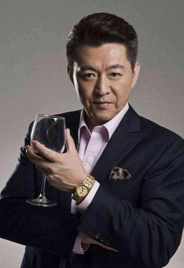 他曾是琼瑶小生,和吴倩莲相爱12年,今丑闻缠身成家暴猥琐男_庹宗华