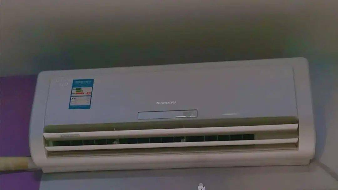 1 空调大战今天小路带你康康吧~会引发什么样的宿舍大战的呢?