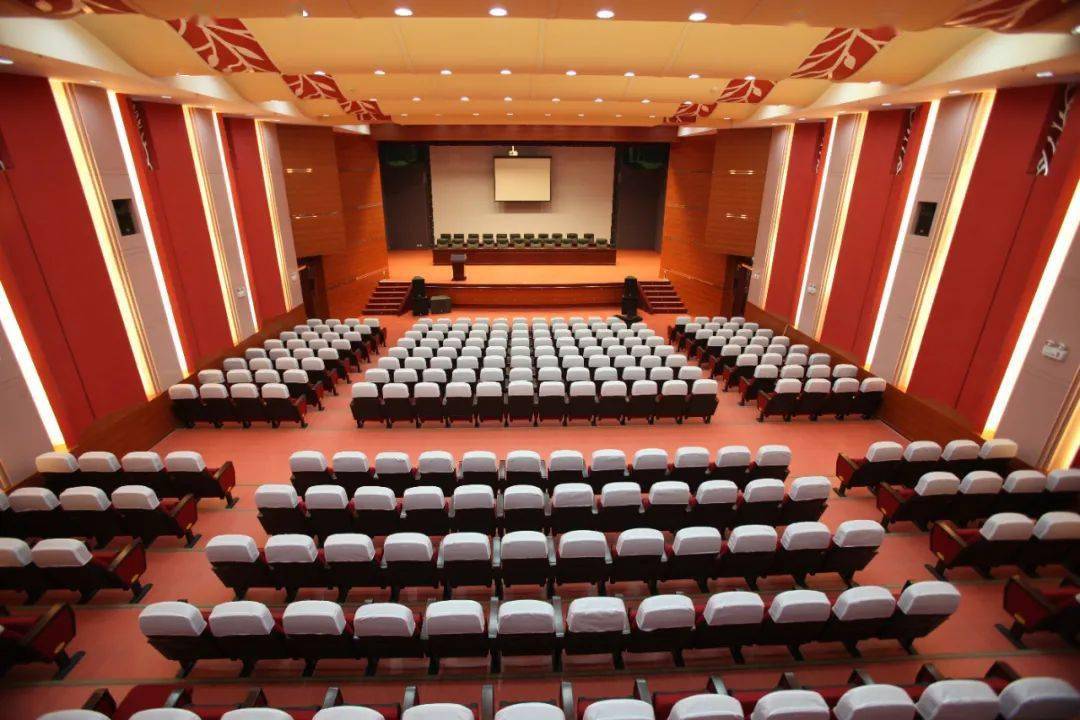 场地国庆假期后又一波好消息来了江桥文体中心的活动场馆扩大开放啦