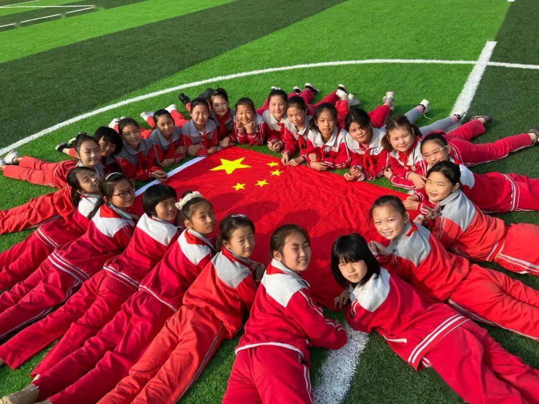 宿州十一中教育集团,蕲县中心小学等学校在"向国旗敬礼"网上签名寄语