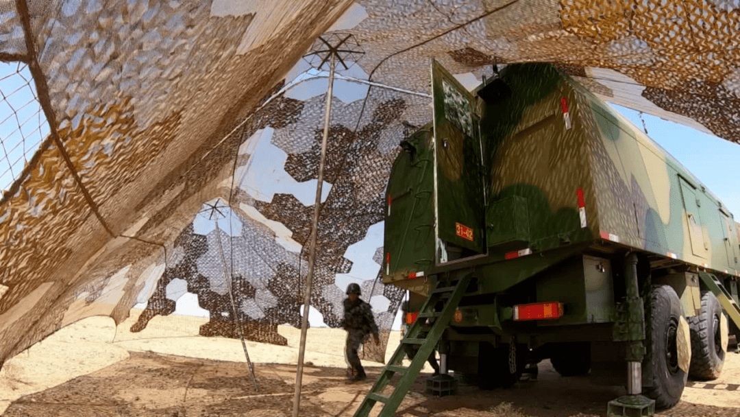 直击演训场西北戈壁多种火器编织高效火力防空网