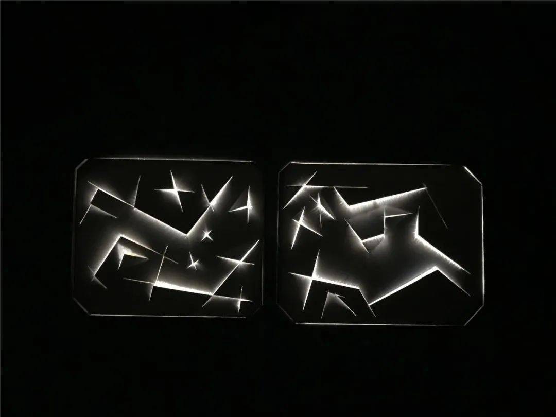 建筑师提出"把建筑完全埋藏在地下",通过露出地面的透光裂缝和建筑