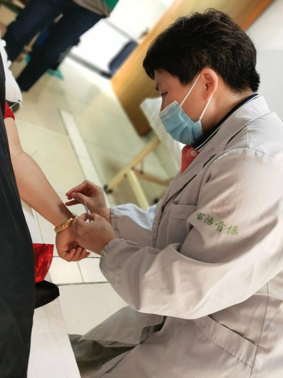 伤口久久不愈?来试试我院针推科医生的妙手"神针"