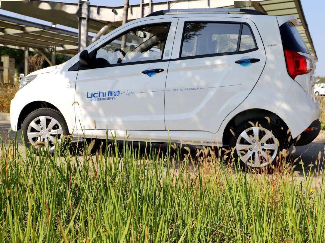 丽驰v6全新升级,经典suv硬派造型,搭配立体化的双格栅设计,动感时尚