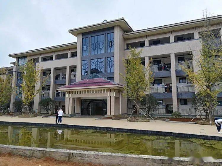 都匀一公办学校更名并改为初级中学此前高一年级已停止招生