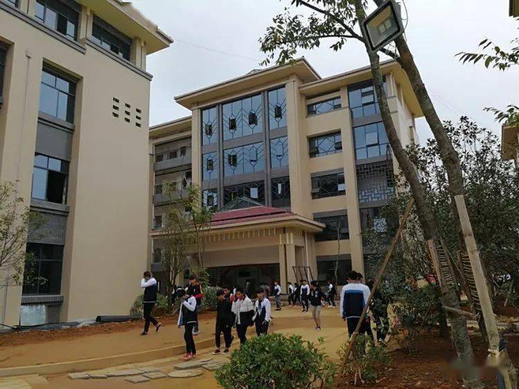 都匀一公办学校更名并改为初级中学此前高一年级已停止招生