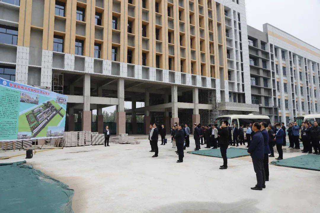 莘县对全县重点项目进行集中现场观摩