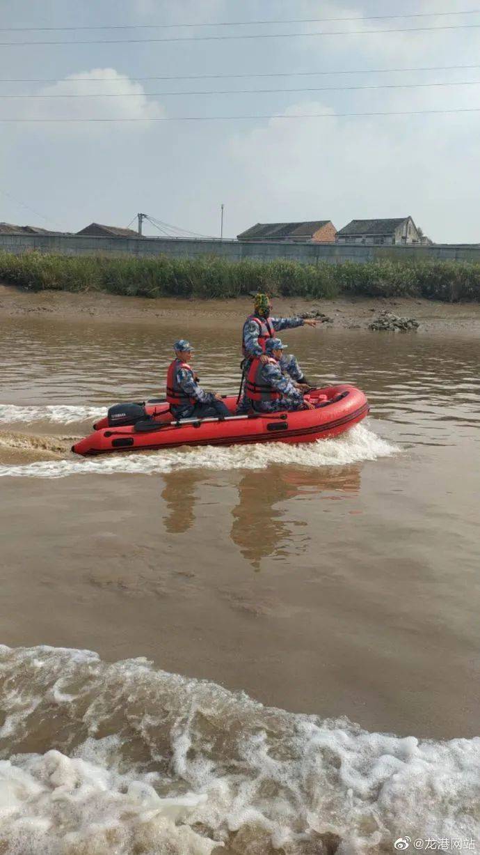 导致英语老师想不通,来到瓯南大桥直接跳下.路过群众发现后报警.