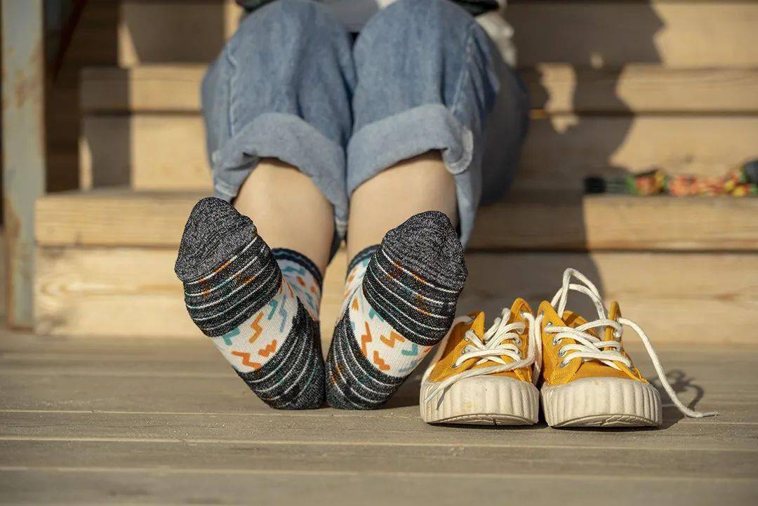 穿上就不想脱的羊毛袜,时髦,好看,超舒服!_袜子