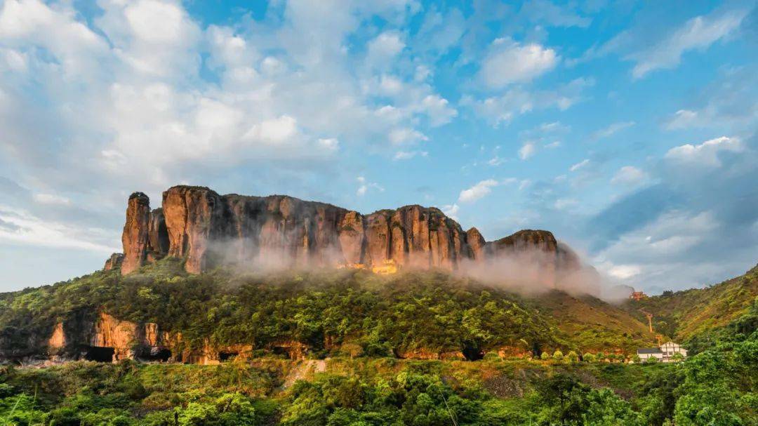 湖雾镇党委书记黄向永立足独特区位优势干字当头谱写湖雾美丽篇章