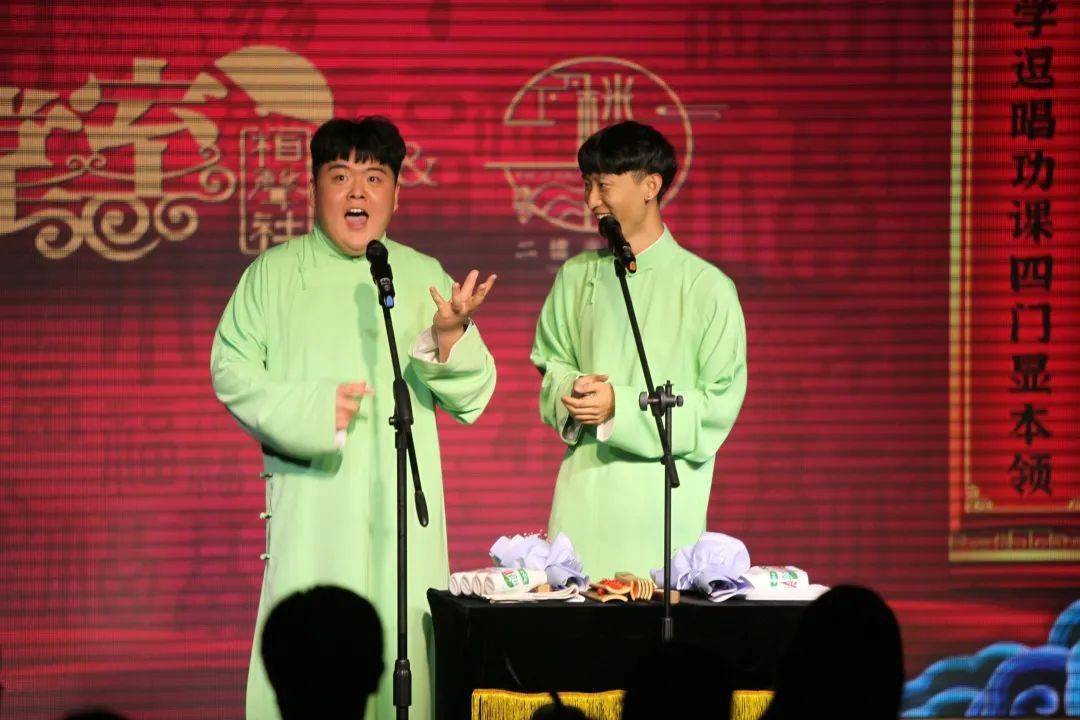 大头王小虾今晚华南剧场助演这对新学员也将首次登台