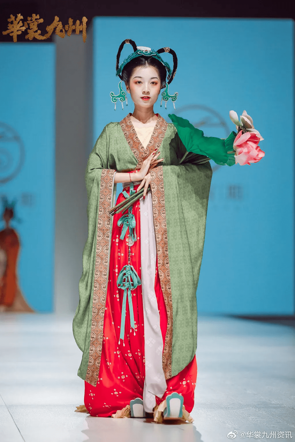 汉服走秀因"吵架"火上微博热搜,1000万网友围观心疼!