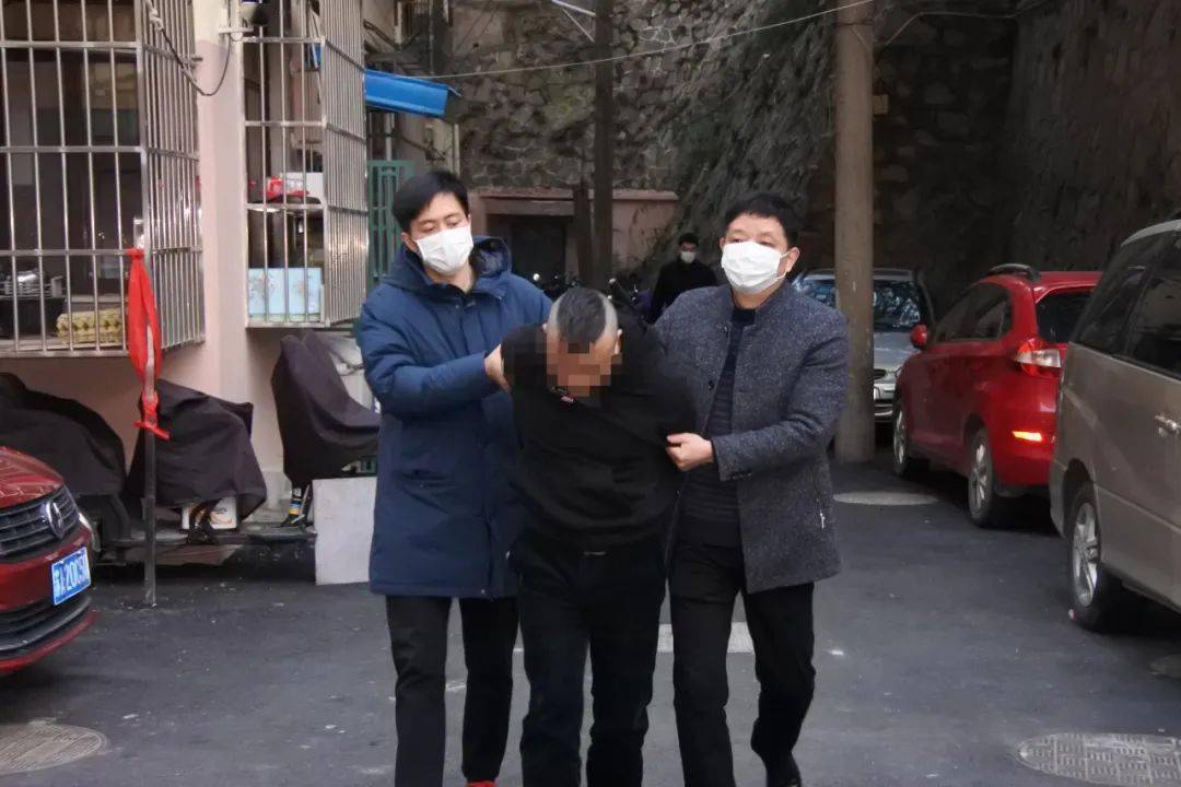 张学军付刚抓捕现场图片