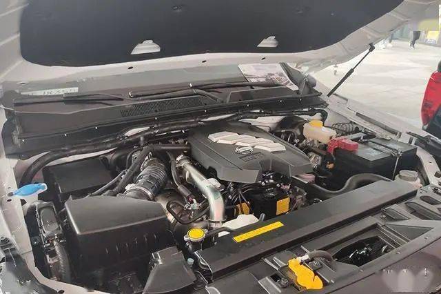 4l自然吸气汽油发动机和2.3t涡轮增压柴油发动机两种可选.其中2.