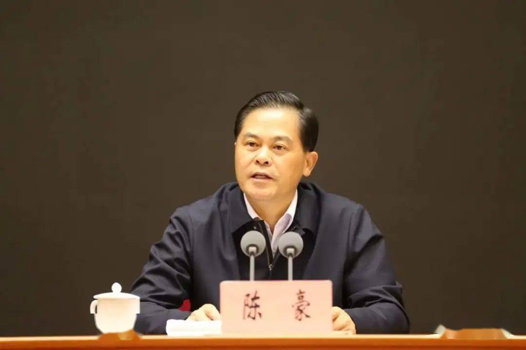 全省全州相继召开2020年脱贫攻坚表彰大会暨先进事迹报告会