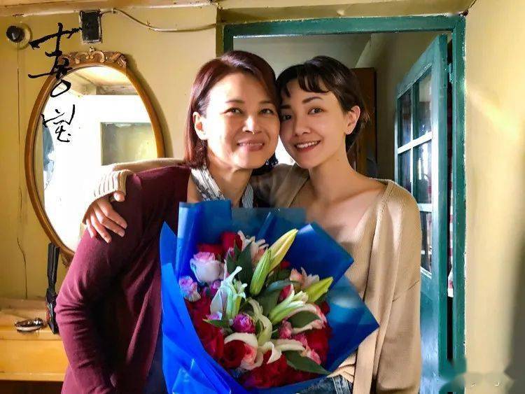 救命啊谁能把顾里从郭采洁身上驱魔啊