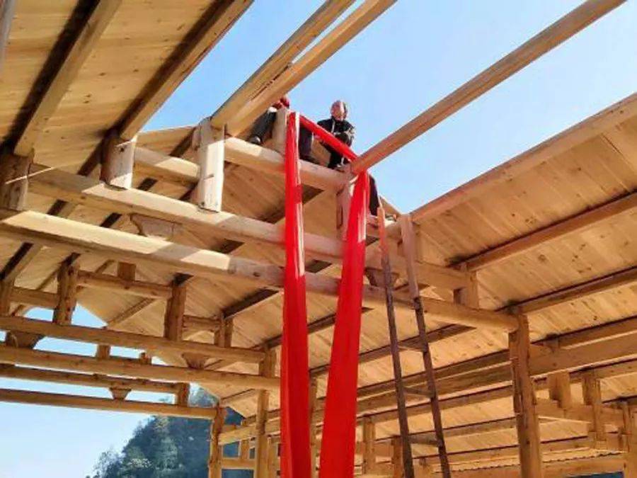 在温塘建新房上梁有什么讲究木匠师傅祭梁口诀有哪些